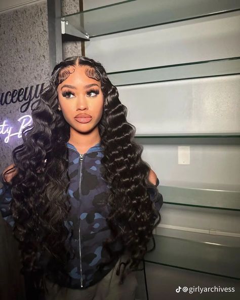 Long Lace Front Hairstyles, Hairstyles For Black Women Lace Front Wigs, Trendy Frontal Hairstyles, Unique Frontal Wig Hairstyles, Two Ponytails Half Up Half Down Crimps, Big Edges On Wig, Half Up Half Down Hair Frontals, Black Lace Wig Styles, Creative Frontal Hairstyles