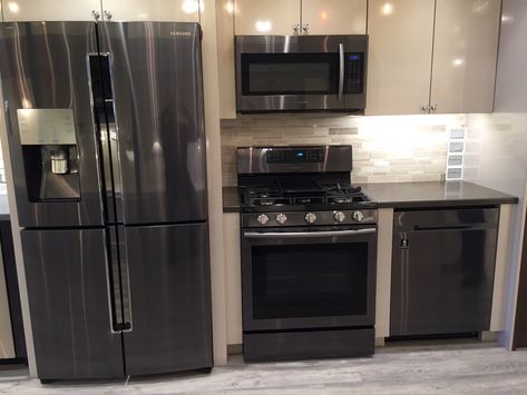 Samsung black stainless steel appliances yale appliance Samsung Black Stainless, Samsung Kitchen Appliances, Samsung Kitchen, Black Stainless Steel Appliances, Black Stainless Appliances, Black Stainless Steel Kitchen, Outdoor Kitchen Appliances, Trendy Apartment, Kitchen Black