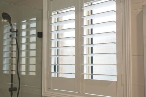 How to Clean Indoor Window Shutters - Men's Journal | Home Living Handbook Indoor Window Shutters, Bathroom Window Ideas, Window Shutters Indoor, Louver Windows, Types Of Window Treatments, Custom Shutters, Diy Shutters, Interior Shutters, Bathroom Window