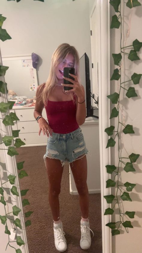 Summer 2024 Summer Outfits, Outfit Inspo For School Shorts, School Fits For Summer, Outfit Ideas On People, Ebb To Street Tank Outfit, Cute Simple Outfits Summer, Teen Girl Summer Outfits, Easy Summer Fits, Outfit For School Ideas