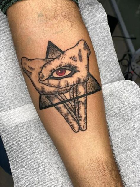 3rd Eye Tattoo Men, Satanism Tattoo, Satanic Tattoo, Circle Tattoo Design, Fenrir Tattoo, All Seeing Eye Tattoo, Tato Minimal, Card Tattoo Designs, Simple Tattoos For Guys