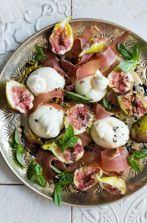 Luxurious Breakfast, Making Cheese, Burrata Salad, Gluten Free Salads, Bbq Food, Best Cocktail Recipes, Best Salad Recipes, Gluten Free Dairy Free Recipes, Gluten Free Dinner