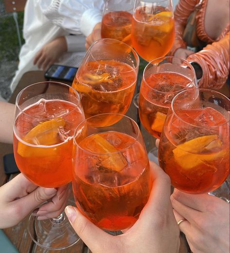 Scandinavian Summer Aesthetic, Night Summer Aesthetic, Swedish Summer, Scandinavian Summer, Night Summer, Italian Summer, Aperol Spritz, Birthday Dinners, Foto Ideas Instagram