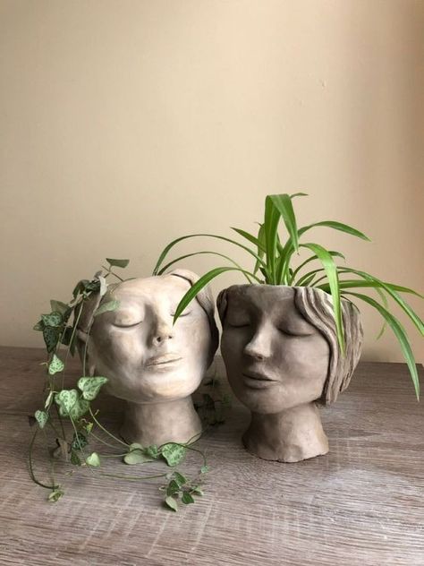 Diy Moss, Sculpture Art Clay, Head Planters, Tanah Liat, Keramik Design, Pottery Crafts, Ceramics Pottery Art, Clay Art Projects, Ceramics Ideas Pottery