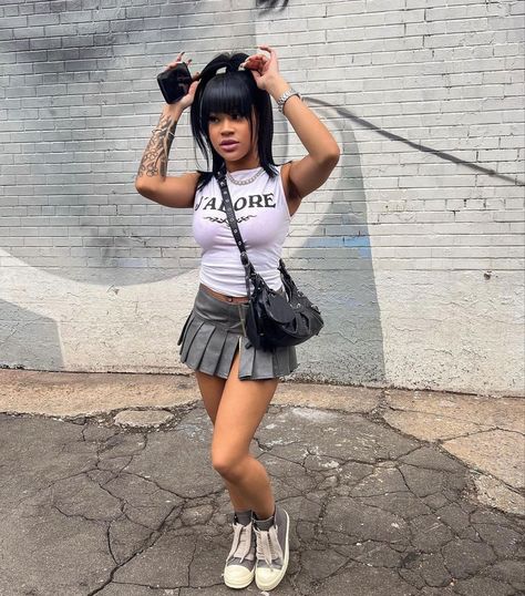 @kaysarchiveee Grey Skirt Outfit Black Women, Fly Outfit, Boujee Outfits, Outfit Cute, Trendy Outfit, Fly Girl, Baddie Outfits Casual, Cute Outfit