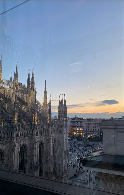 Milan Rooftop, Pretty Views, Milano Italy, Gothic Architecture, City Trip, Insta Inspo, Culture Travel, Italian Style, Sunset Photography