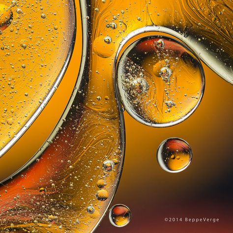 Oil & Water, Macro photography of a few drops of oil on water, no photoshop. Macro Fotografia, Macro Photography Tips, Foto Macro, Photo Macro, Water Abstract, Wanderlust Photography, Macro Shots, Close Up Photography, Foto Tips