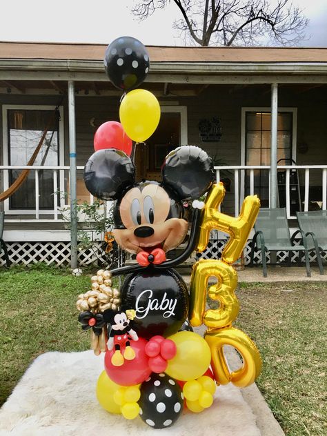 Mickey Mouse Balloon Bouquet, Balloon Stack, Mickey Mouse Balloon, Minnie Mouse Birthday Theme, Mickey Mouse Themed Birthday Party, Mickey Mouse Balloons, Mickey Mouse 1st Birthday, Balloon Ideas, Balloon Arrangements