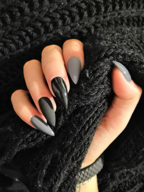 Gray Almond Nails Design, Nails Grey And Black, Gray Black Nails, Black And Gray Nail Designs, Stormy Nails, Rocker Nails Punk, Matte Black Almond Nails, Gray Nails Design, Gray And Black Nails