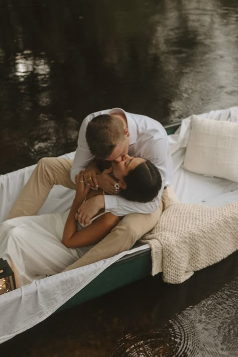 Fall Canoe Photoshoot, Fishing Photo Shoot Couple, Garden Couple Aesthetic, Notebook Engagement Pictures, Couple Canoe Pictures, Cypress Gardens Photoshoot, Canoe Couples Photoshoot, The Notebook Engagement Photos, Row Boat Photoshoot