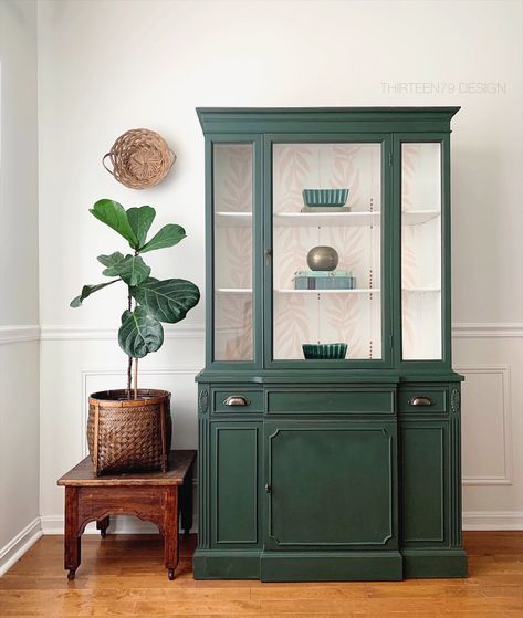 Painted China Cabinet Ideas, Green China Cabinet, Farmhouse Green, Corner Hutch, Painted Hutch, Painted China Cabinets, Boho Farmhouse Decor, Terrace Furniture, Buffet Ideas