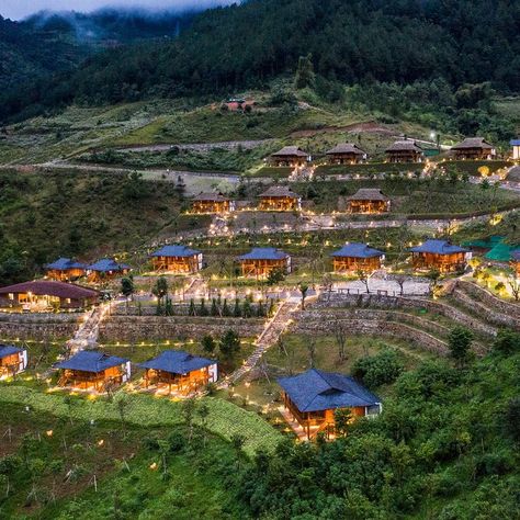 Natural Mineral Water, Vietnam Travel Guide, Rice Fields, Mountain Life, Mineral Water, Hot Spring, Mountain Resort, Vietnam Travel, Travel Guides