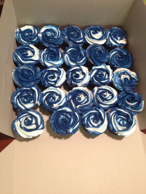 Navy blue and white cupcakes Blue And White Frosted Cupcakes, Navy And White Cupcakes, Navy Blue And Burgundy Wedding Cake And Cupcakes, Penn State Cupcakes, Navy Blue Wedding Cupcakes, Navy Blue And Gold Cupcakes, Navy Blue Cupcakes, Blue And White Graduation Party Ideas, Navy Blue Food