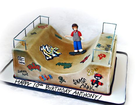 Skate Park Skateboard Ramp Cake For a boys 10th Birthday. Skateboard ramp. All edible except the railing. Skateboard Cake, Skateboard Birthday Party, Skateboard Party, Skateboard Birthday, Skateboard Ramps, Model Architecture, Happy 10th Birthday, Student Christmas Gifts, Sweet Shop