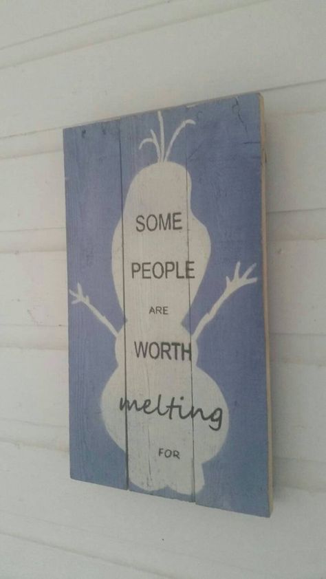 Unique Olaf Quote Rustic Pallet Wood Sign SALE! Decor Decoration Upcycled Reclaimed Wood Sign Frozen Olaf Quotes, Frozen Bedroom, Frozen Snowman, Frozen Room, Upcycled Christmas, Frozen Decorations, Frozen Christmas, Reclaimed Wood Signs, Wood Pallet Signs