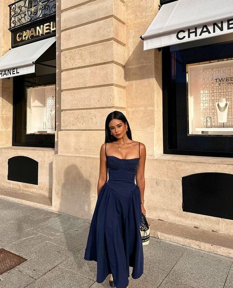 Dresses As A Wedding Guest, Night Club Outfits Italy, Chic Prom Dress Classy, Classic Dresses For Women Classy Simple, House Of Cb Carmen Dress, Semi Formal Wedding Guest Dress Summer, School Award Ceremony Outfit, Bussines Outfit Women Chic, Modest Dress Aesthetic