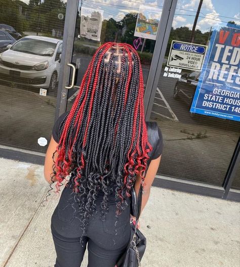 Cute Braided Hairstyles For Black Women With Color, Red Peekaboo Braids With Curls, Red And Black Knotless Braids With Curls, Cute Braided Hairstyles With Color, Red And Black Box Braids With Curly Ends, Peakooboo Braids, Knotless Box Braids With Color And Curls, Box Braids With Color And Curls, Braids With Color And Curls