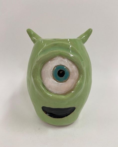 Monster Ceramics, Pinch Pot Monsters, Pinch Pot Ideas Ceramics, Double Pinch Pot, Pinch Pot Ideas, Ceramic Monsters, Clay Pinch Pots, Pottery Pinch Pot, Clay Monsters