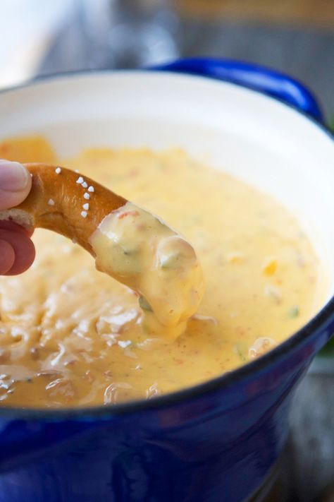 Roasted Jalapeno Queso Dip Velveeta Queso, Football Food Appetizers, Cheesy Appetizer, Roasted Jalapeno, Queso Recipe, Jalapeno Cheese, Pregnancy Cravings, Queso Dip, Fast Easy Meals