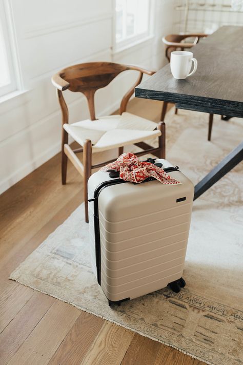 Travel Suitcase Packing, Suitcase Aesthetic, Traveling Suitcase, Weekend Packing, Pack With Me, Best Suitcases, Cute Suitcases, Old Suitcases, Packing Guide