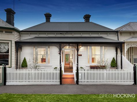 110 Page Street, Albert Park VIC 3206, Image 0 Salons Cottage, Weatherboard House, Front Garden Design, Pintura Exterior, Farmhouse Landscaping, Cottage Exterior, White Picket Fence, Design Studios, House Paint Exterior