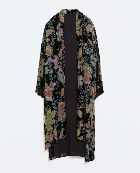 LONG VELVET KIMONO from Zara Zara Kimono, Boho Street Style, Kimono Outerwear, Outfit Cardigan, Mode Kimono, Velvet Kimono, Kimono Coat, Kimono Design, Mode Boho