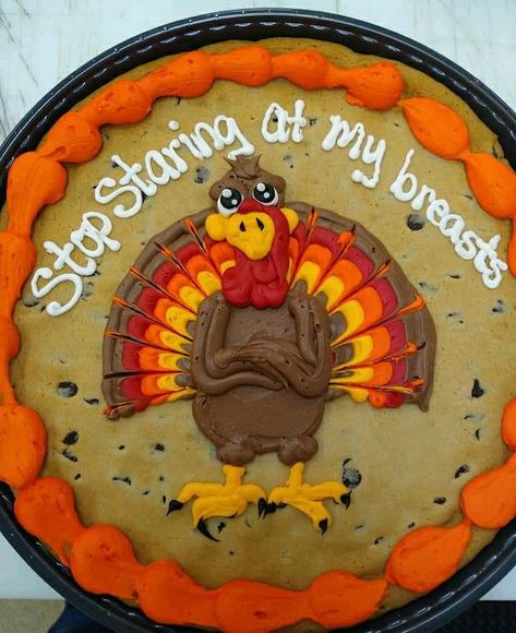 Turkey Cakes, Thanksgiving Cookie Cake Ideas, Cookie Cake Thanksgiving, Turkey Cupcake Cake, Thanksgiving Cookie Cakes, Turkey Cookie Cake, Thanksgiving Cookie Cake, Turkey Shaped Cake, Turkey Birthday Cake