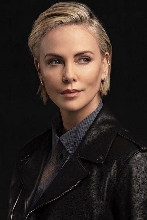 Charlize Theron Short Hair, Charlize Theron Hair, Charlize Theron Style, Short Blonde, Charlize Theron, Short Hair Styles Pixie, 인물 사진, Love Hair, Pixie Hairstyles