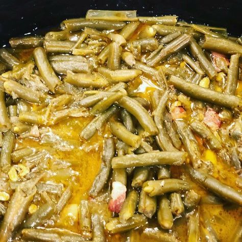 Southern Style Green Beans Southern Style Fresh Green Beans, Best Southern Green Beans, Soulfood Green Beans, Green Bean Southern Style, Home Style Green Beans, Southern Style Meals, Fresh Southern Green Bean Recipes, Southern Style Green Beans Crockpot, Green Bean Recipes Southern