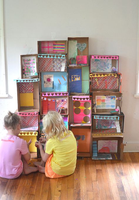 Shoebox mansion: Kids collaborate to make a mansion from shoeboxes, decorating the rooms in the house with handmade furniture from recycled materials. Recycled Material Art, A Mansion, Collaborative Art, Camping Art, Cardboard Crafts, Process Art, Preschool Art, Handmade Furniture, Art Activities