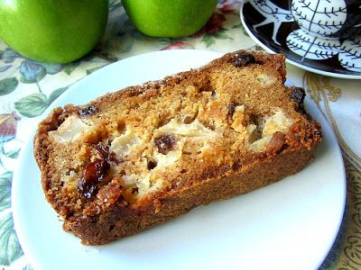 Raisin Squares Recipe, Raisin Quick Bread, Apple Raisin Bread, Raisin Loaf, Cinnamon Raisin Bread Recipe, Raisin Recipes, Cinnamon Raisin Bread, Raisin Bread, Apple Bread