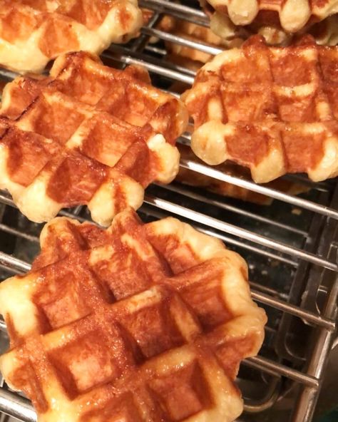 Liege Waffles, Liege Waffle, Waffle Bar, Belgian Waffles, Christmas Brunch, Waffles, Caramel, Mood Board, Egg