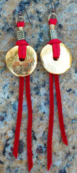 How easy - one strip of swede leather or cord, couple of discs...   They want $75 on the website! Salmon Red, Leather Jewelry Making, Gallery Jewelry, Bold Statement Jewelry, Simple Hoop Earrings, Leather Jewellery, Beaded Cuff Bracelet, Hammered Brass, Gold Disc