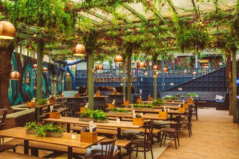 The best winter terraces in London Outdoor Seating For Large Groups, Brewery Patio, Beer Garden Design, Beer Garden Ideas, Italian Courtyard, Outdoor Restaurant Patio, Outdoor Beer Garden, Alternative Living, Cafe Garden