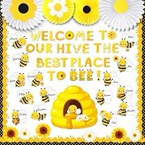 August Bulletin Boards, Bee Bulletin Boards, Bee Classroom Decor, Welcome To Our Hive, Bee Classroom, Back To School Bulletin Boards, Back To School Party, Bulletin Board Decor, Bee Birthday