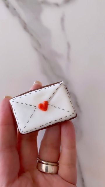 Envelope Cookies, Valentine Sugar Cookies, Tiny Envelopes, Adding Details, Cookie Tutorials, Diy Envelope, Heart Cookies, Cookie Box, Royal Icing