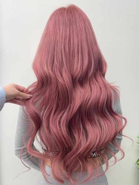 Pink ash hair color Korean Hair Color Ideas, Pink Ash Hair, Pinkish Brown Hair, Korean Hair Dye, Dusty Pink Hair, Fox Hair Dye, Dark Pink Hair, Hair Goal, Beige Hair