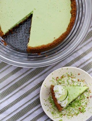 Ginger Snap Pie Crust, Ginger Snap Crust, Cookie Crust Recipe, Easy Key Lime Pie, Key Lime Recipes, Ginger Snaps Recipe, Key Lime Tarts, Key Lime Pie Easy, Gingersnap Crust