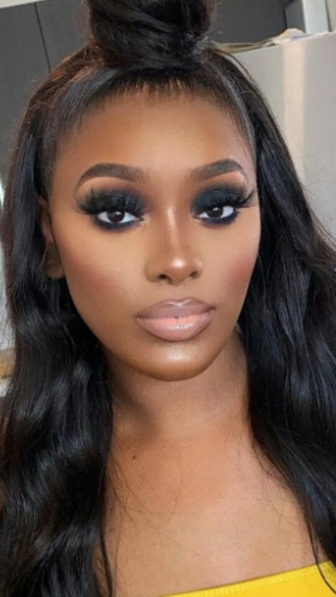 smokey eye makeup for black women Date Night Makeup Black Women, Make Up Looks For Black Women, Black Smokey Eye Makeup, Maquillage Yeux Cut Crease, Black Eye Makeup, Brown Girls Makeup, Date Night Makeup, Makeup For Black Skin, Brown Skin Makeup