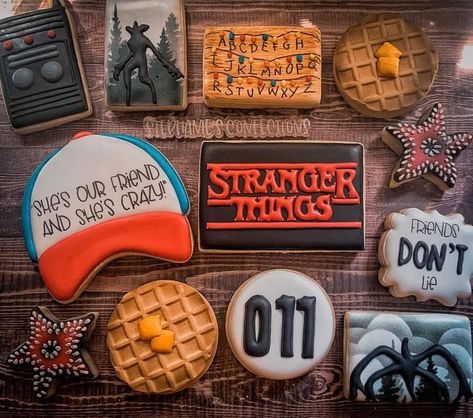 Stranger Things Cookies, Stranger Things Halloween, Dont Mess With Me, Strange Things, Birthday Halloween Party, 30th Birthday Parties, Stranger Things Netflix, Dessert Decoration, Icing Cookies