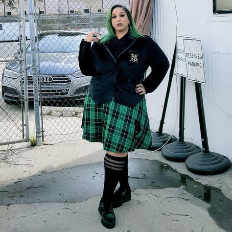 220 Likes, 10 Comments - Đ₳₩₦ (@stygiansiryn) on Instagram: “I'm looking Slytherin AF today! So a little back story on this outfit; I bought the skirt 2 sizes…” Pastel Aesthetic Outfit, Goth Plus Size, Plus Size Goth, Black Milk Clothing, Plus Size Brands, Plus Size Models, Goth Outfits, New Things, Buying Guide