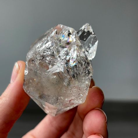 Very High Grade Herkimer Diamond Quartz Origin: Ace of Diamonds mine, Herkimer, New York Size: 62 x 46 x 43 mm Weight: 95 gr Diamond Mine, Diamond Mines, Ace Of Diamonds, Diamond Quartz, Herkimer Diamond, High Grade, Diamonds, New York, Etsy Uk