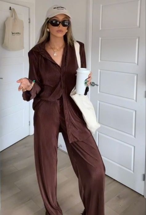 Modest Muslim Outfits, Dubai Outfit, Scandi Fashion, Classy Outfits For Women, Muslim Outfits Casual, Winter Fashion Outfits Casual, Effortlessly Chic Outfits, Casual Day Outfits, Classy Work Outfits