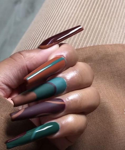 Brown And Green Nails, Line Art Nails, Gloss Nails, Splatter Nails, November Nails, Dope Nail Designs, Matte Gloss, Nails Only, Brown And Green