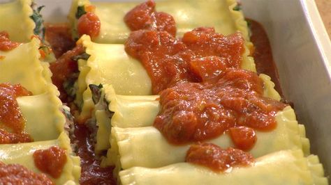 Giada makes lasagna two ways: Short rib lasagna rolls, more - TODAY.com Short Rib Lasagna, Vegetarian Lasagna Recipe, Giada Recipes, Best Lasagna Recipe, Lasagna Recipes, Slow Cooker Meals, Lasagna Rolls, Short Rib, Pasta Dinners