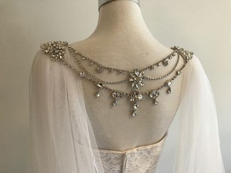 Bridal Cape Veil W/ Rhinestone Back Jewelry__120width X - Etsy Bridal Cape Veil, Whimsical Bride, Vampire Ball, Gamer Wedding, Vestido Strapless, Gaun Abad Pertengahan, Cape Veil, V Shape Cut, Wedding Cloak