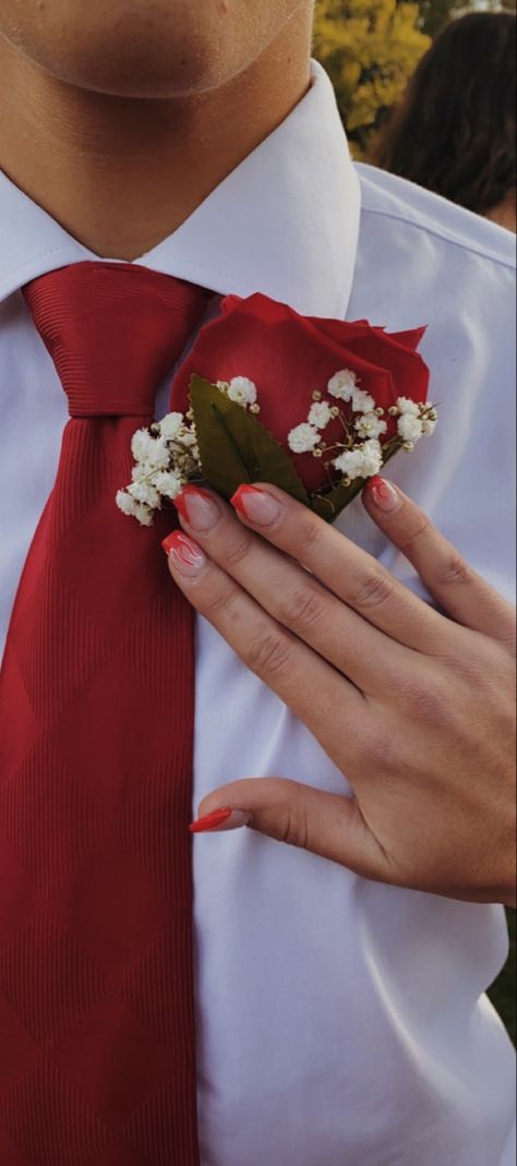 Red Nails For Hoco, Homecoming Dates Matching, Red Prom Dress With Date, Red Hoco Couple, Prom Dates Matching, Prom Couples Red, Red Hoco Nails, Prom Date Pictures, Prom Details