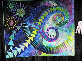 Twilight Dance By Charla Gee | Flickr - Photo Sharing! Mariners Compass Quilt, Amazing Quilts, International Quilt Festival, Colorful Quilt, Flying Geese Quilt, Abstract Quilt, Quilt Modernen, Quilt Art, Quilt Show