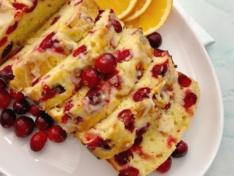 3 Orange Cranberry Bread, Nigerian Meat Pie, Orange Bread Recipe, Cranberry Bread Recipes, Orange Bread, Cranberry Orange Bread, Easy Holiday Desserts, Orange Cranberry, Cranberry Bread