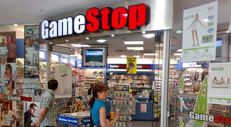 GameStopped: The video game chain has terminated its attempt to find a buyer Sega Dreamcast, Wii Games, American Video, Old Games, Game Store, Mega Man, Classic Games, Gaming Computer, Wall Street